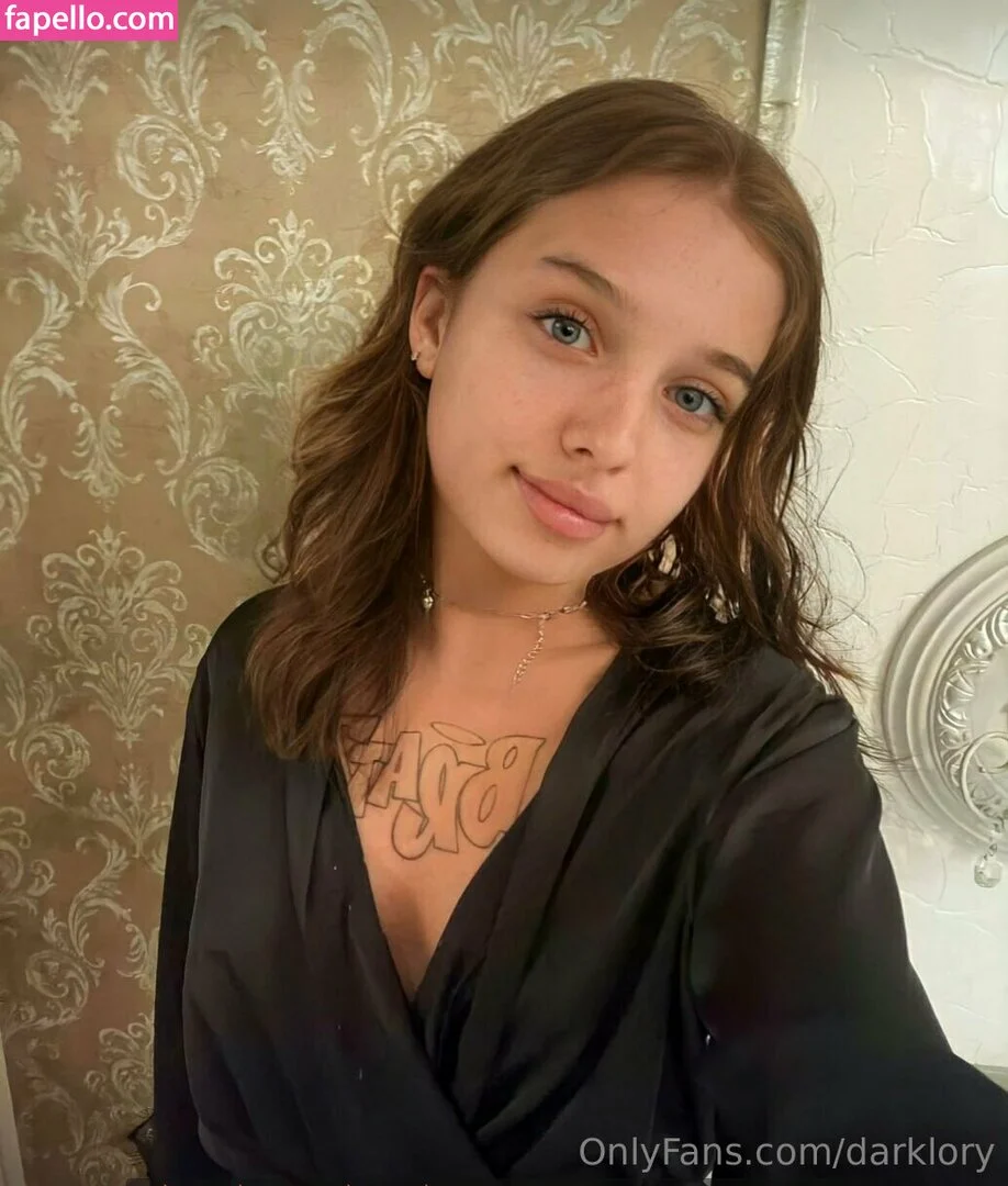 darklaurie / darklory / lory19_00 Onlyfans Photo Gallery 
