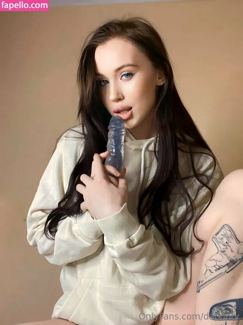 darklaurie / darklory / lory19_00 Onlyfans Photo Gallery 