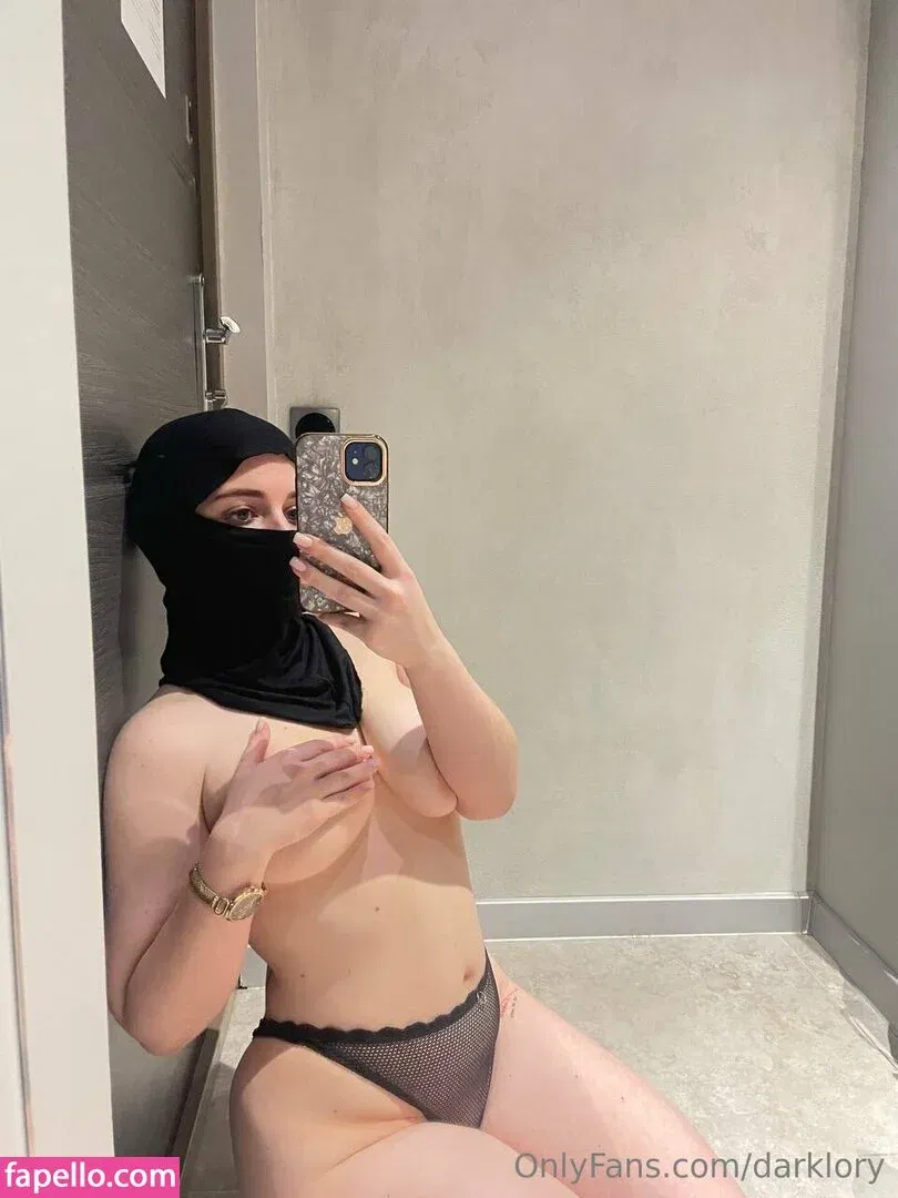 darklaurie / darklory / lory19_00 Onlyfans Photo Gallery 