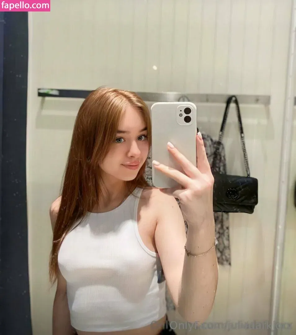 darklaurie / darklory / lory19_00 Onlyfans Photo Gallery 