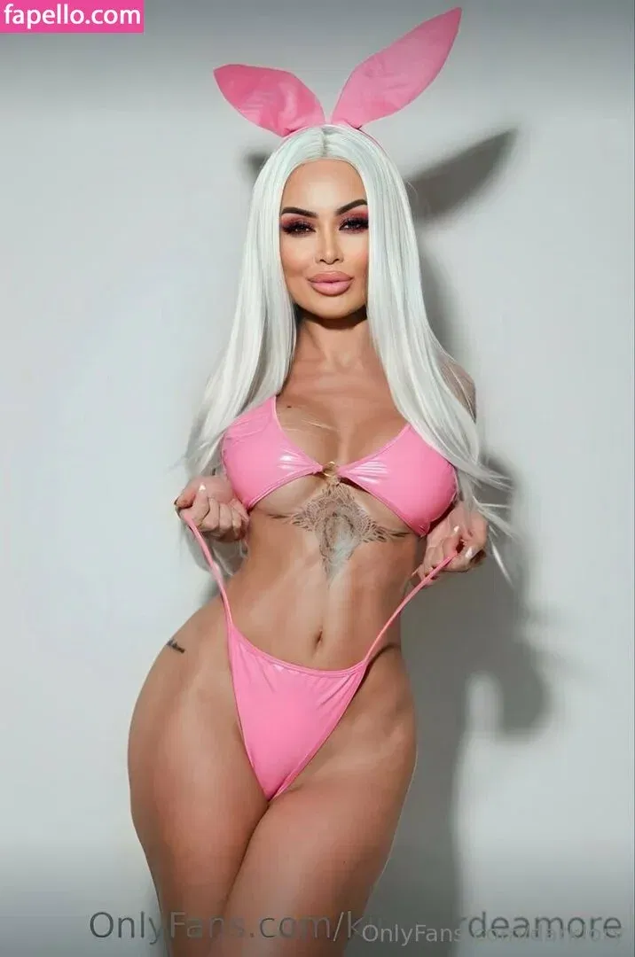 darklaurie / darklory / lory19_00 Onlyfans Photo Gallery 