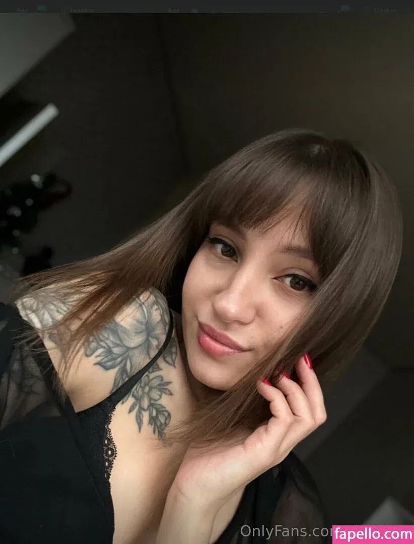 darklaurie / darklory / lory19_00 Onlyfans Photo Gallery 