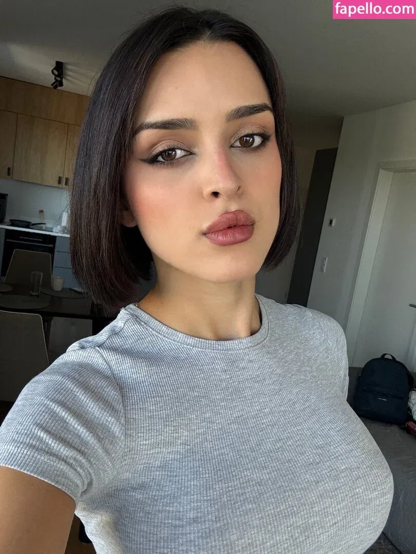 darklaurie / darklory / lory19_00 Onlyfans Photo Gallery 