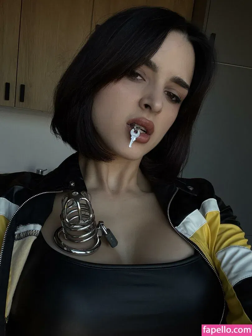 darklaurie / darklory / lory19_00 Onlyfans Photo Gallery 