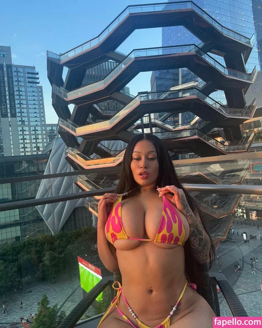 Moonformation / moonformation.us Onlyfans Photo Gallery 