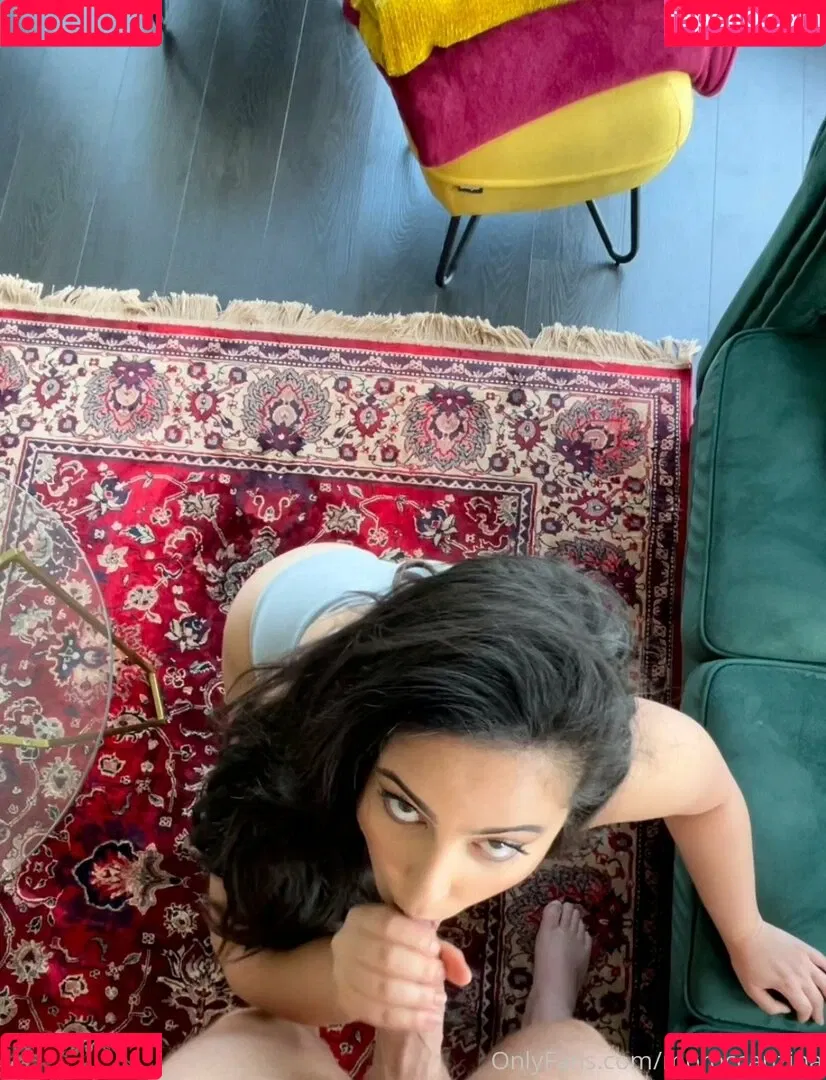 MoroccanZina_ / therealzinax / zinahadid Onlyfans Photo Gallery 