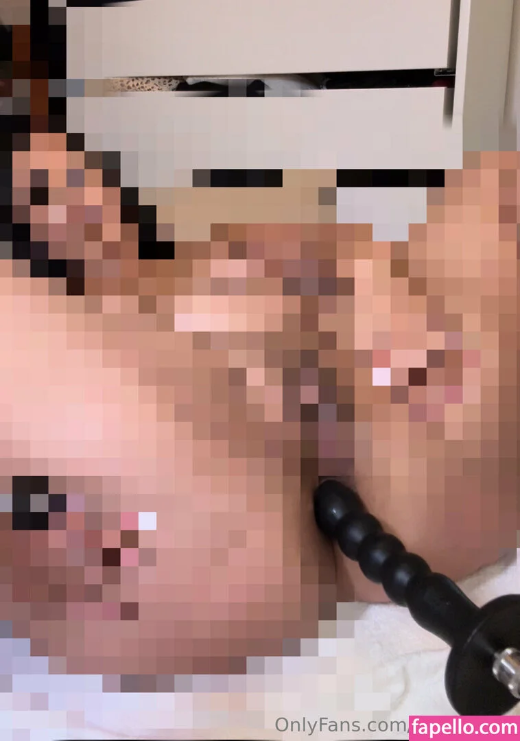 MoroccanZina_ / therealzinax / zinahadid Onlyfans Photo Gallery 