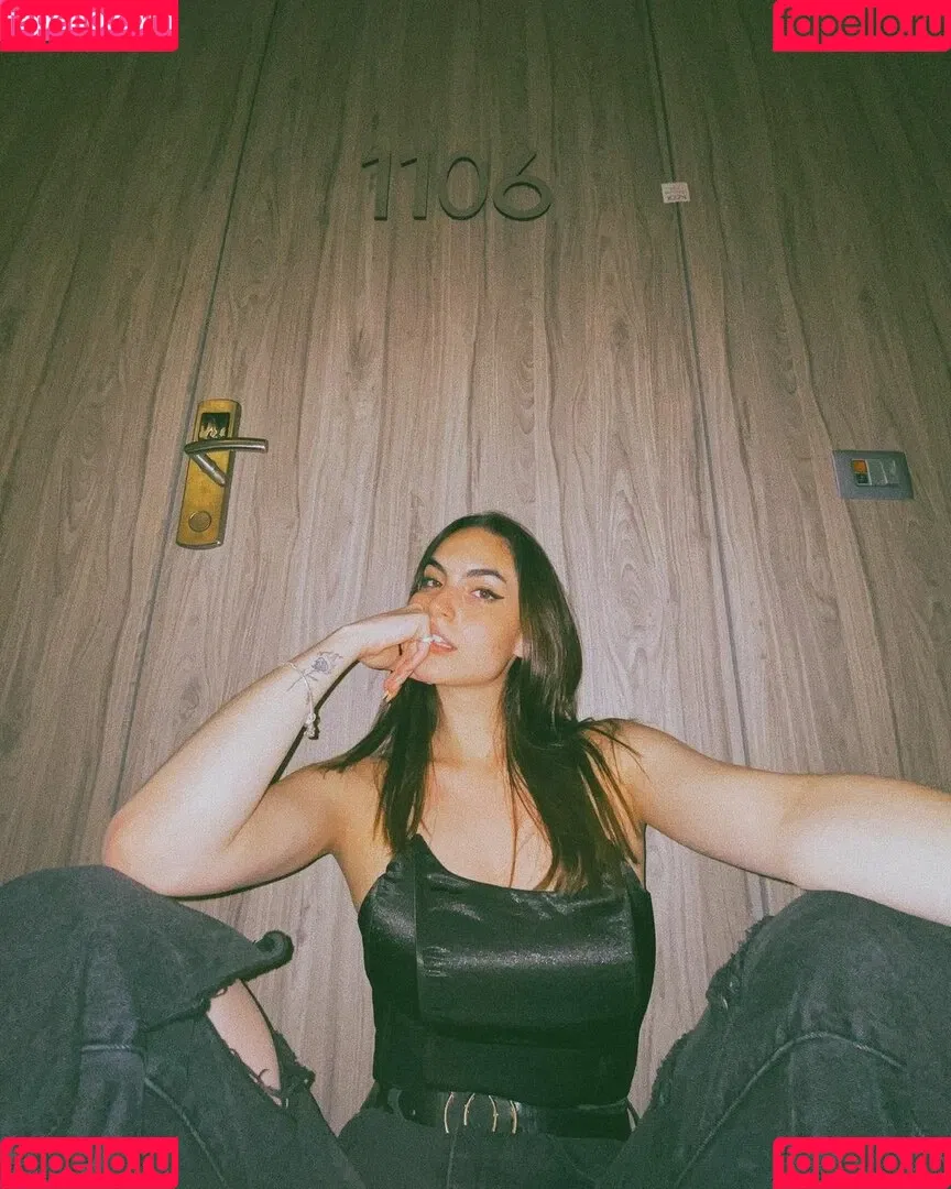 915073626 / Nico_eche / Nicole echenique / _valinaaaaaaa Onlyfans Photo Gallery 