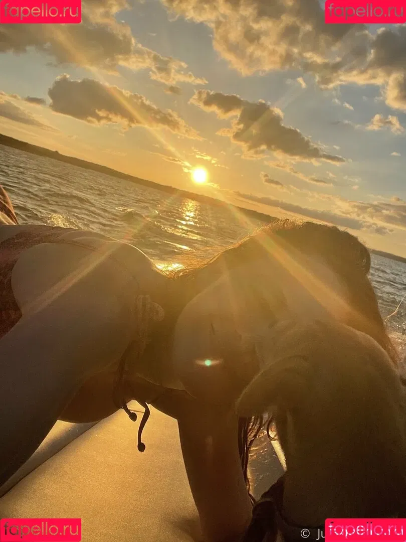 justine.fun / justinejakobs Onlyfans Photo Gallery 