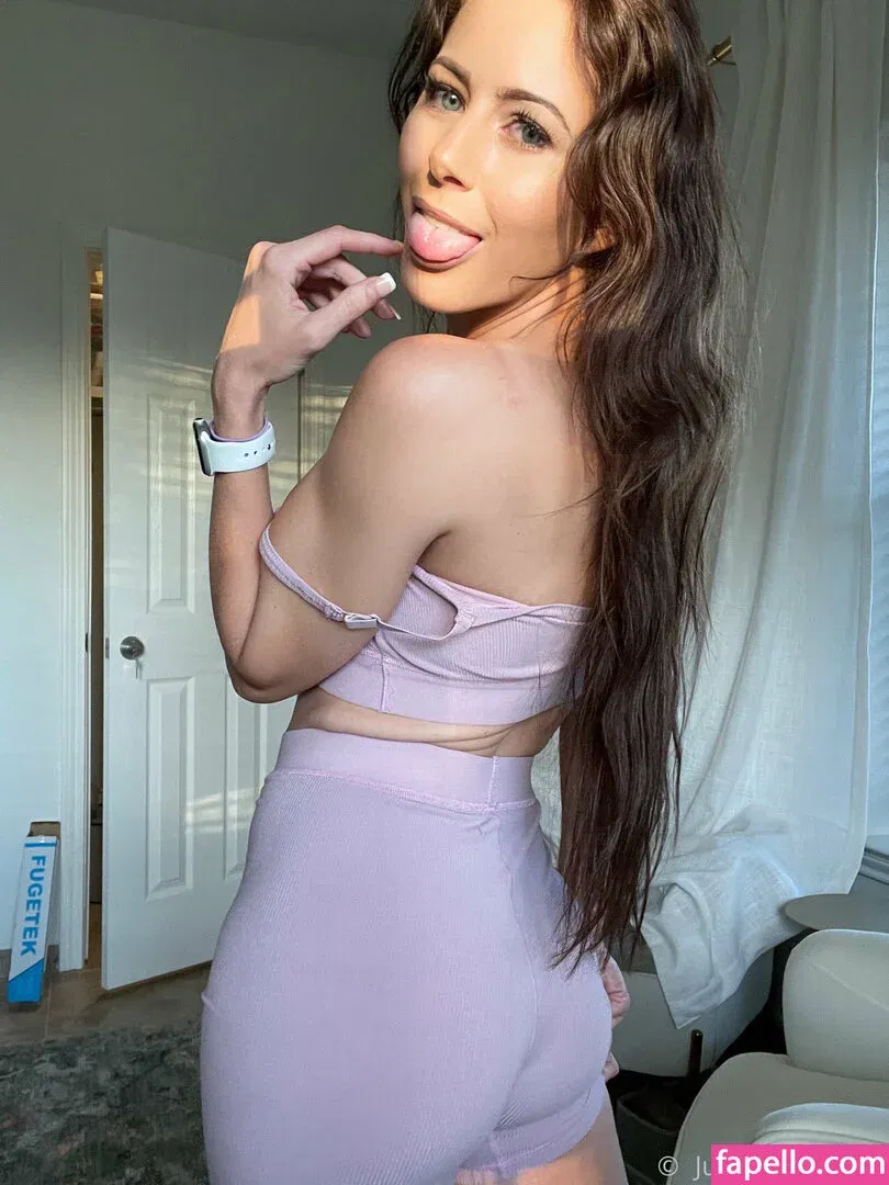 justine.fun / justinejakobs Onlyfans Photo Gallery 