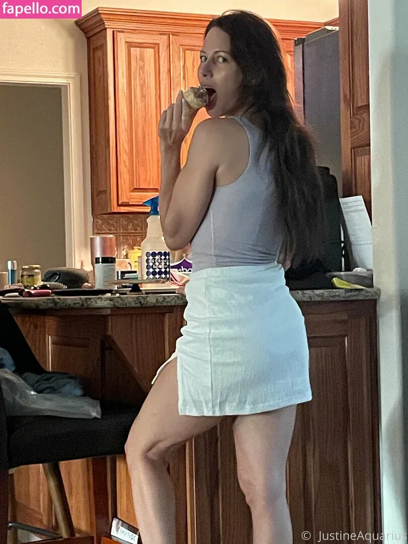 justine.fun / justinejakobs Onlyfans Photo Gallery 