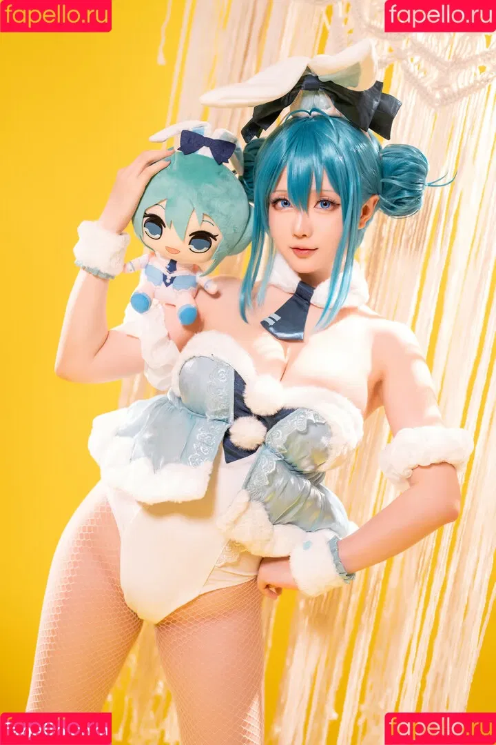 Hoshilily / hoshilily1 / hoshilily_cos / 星之迟迟 Onlyfans Photo Gallery 