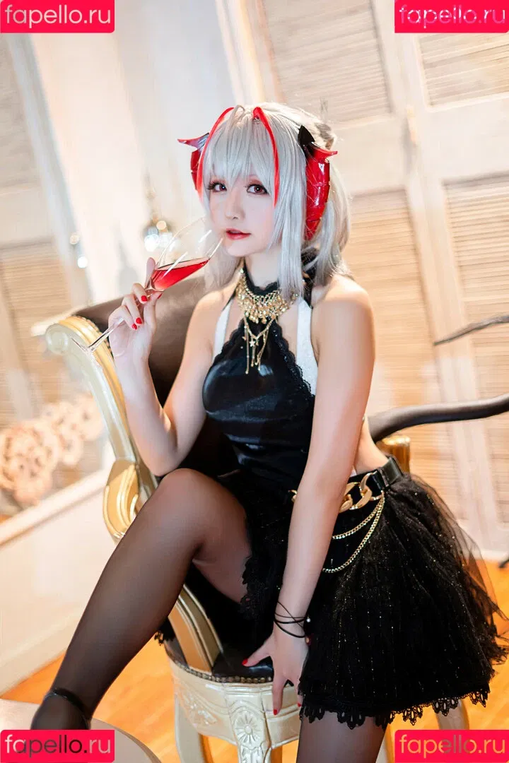 Hoshilily / hoshilily1 / hoshilily_cos / 星之迟迟 Onlyfans Photo Gallery 