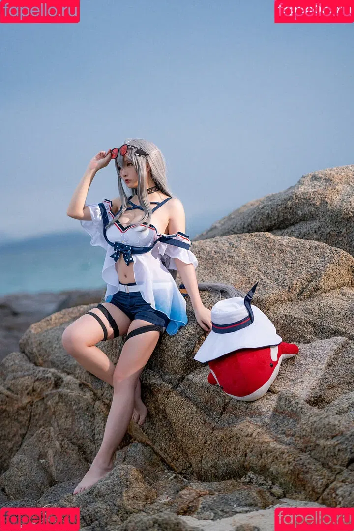 Hoshilily / hoshilily1 / hoshilily_cos / 星之迟迟 Onlyfans Photo Gallery 