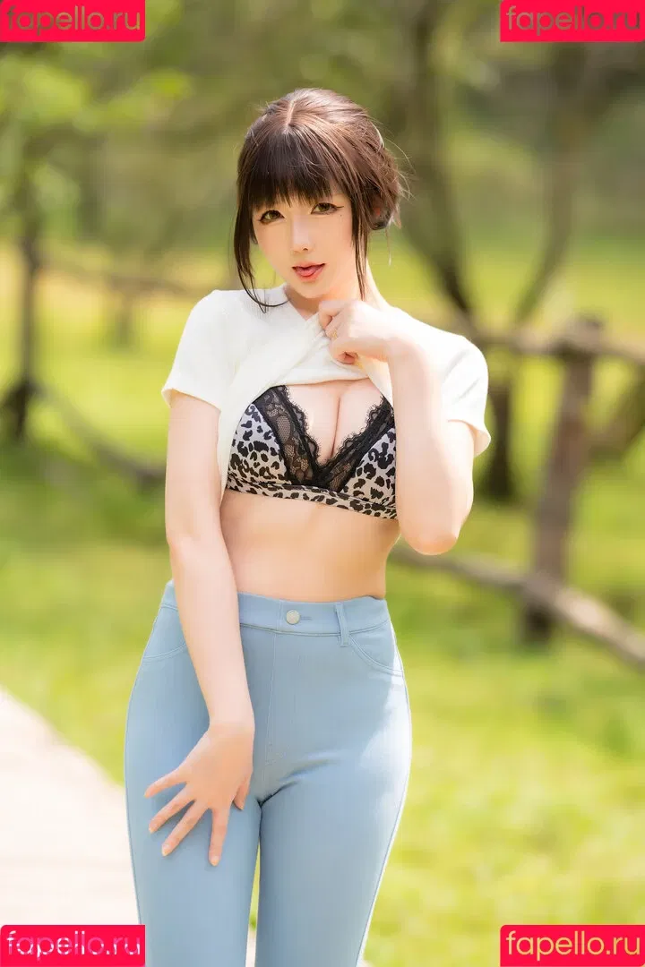 Hoshilily / hoshilily1 / hoshilily_cos / 星之迟迟 Onlyfans Photo Gallery 