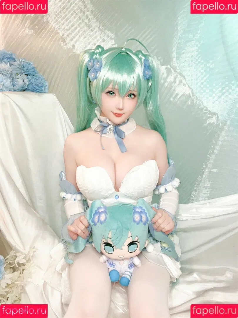 Hoshilily / hoshilily1 / hoshilily_cos / 星之迟迟 Onlyfans Photo Gallery 