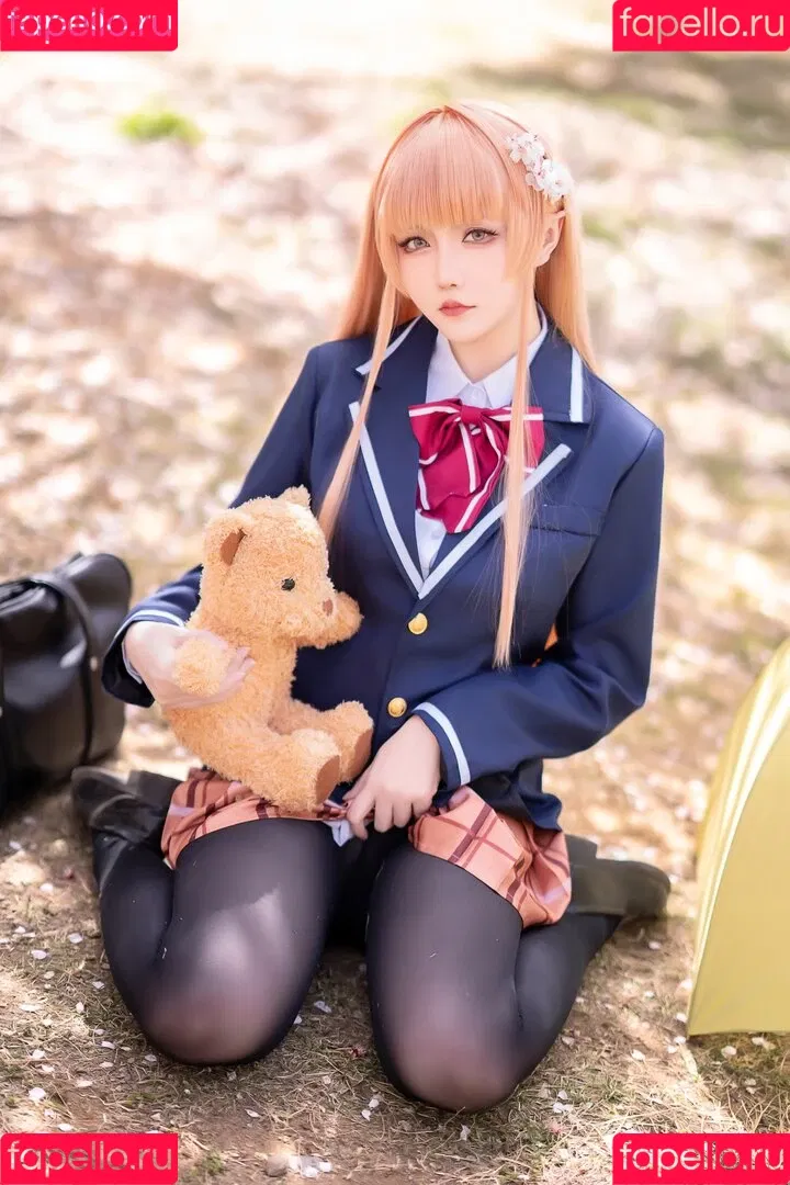 Hoshilily / hoshilily1 / hoshilily_cos / 星之迟迟 Onlyfans Photo Gallery 