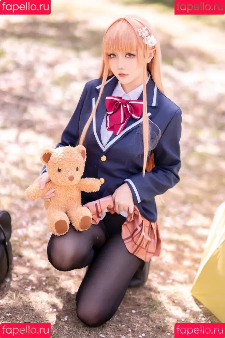 Hoshilily / hoshilily1 / hoshilily_cos / 星之迟迟 Onlyfans Photo Gallery 