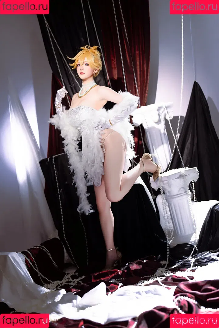 Hoshilily / hoshilily1 / hoshilily_cos / 星之迟迟 Onlyfans Photo Gallery 