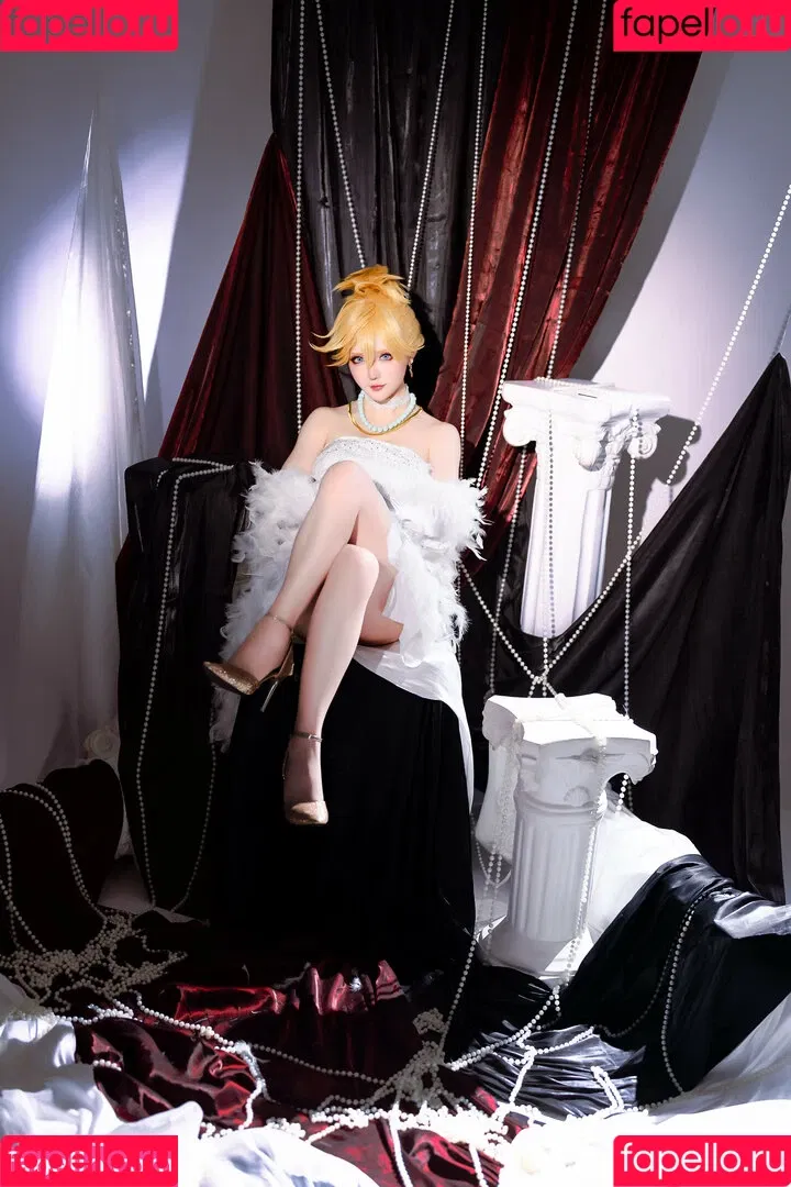 Hoshilily / hoshilily1 / hoshilily_cos / 星之迟迟 Onlyfans Photo Gallery 