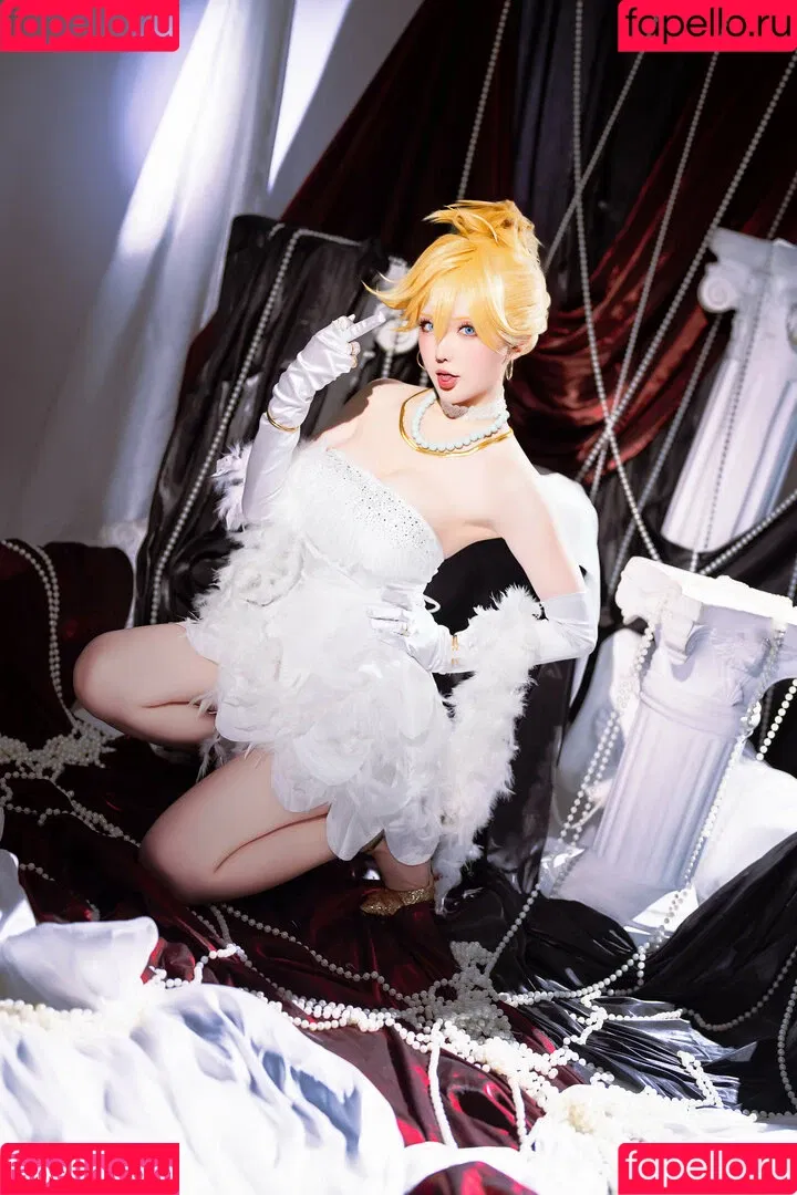 Hoshilily / hoshilily1 / hoshilily_cos / 星之迟迟 Onlyfans Photo Gallery 