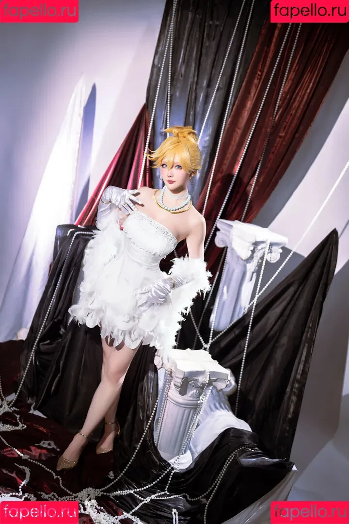 Hoshilily / hoshilily1 / hoshilily_cos / 星之迟迟 Onlyfans Photo Gallery 