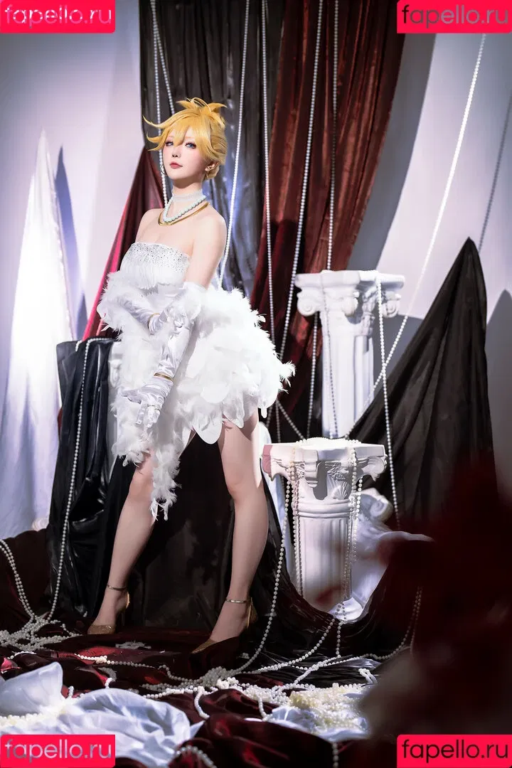 Hoshilily / hoshilily1 / hoshilily_cos / 星之迟迟 Onlyfans Photo Gallery 