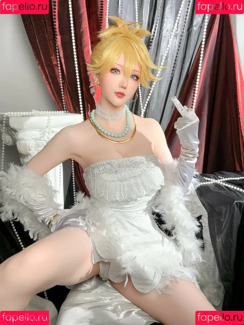 Hoshilily / hoshilily1 / hoshilily_cos / 星之迟迟 Onlyfans Photo Gallery 