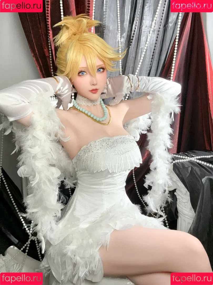 Hoshilily / hoshilily1 / hoshilily_cos / 星之迟迟 Onlyfans Photo Gallery 