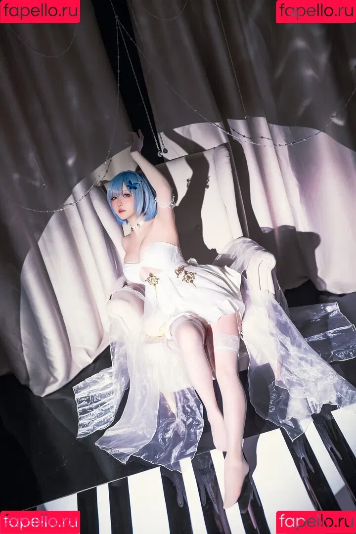 Hoshilily / hoshilily1 / hoshilily_cos / 星之迟迟 Onlyfans Photo Gallery 
