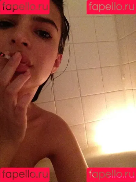 Emily Ratajkowski / emrata Onlyfans Photo Gallery 