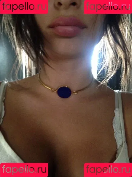 Emily Ratajkowski / emrata Onlyfans Photo Gallery 