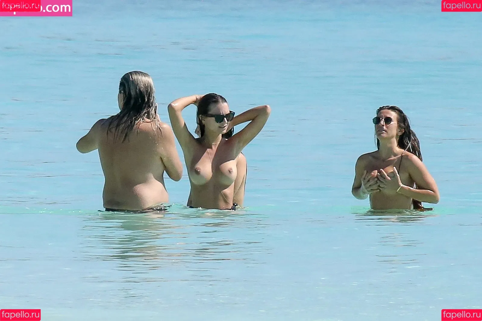 Emily Ratajkowski / emrata Onlyfans Photo Gallery 