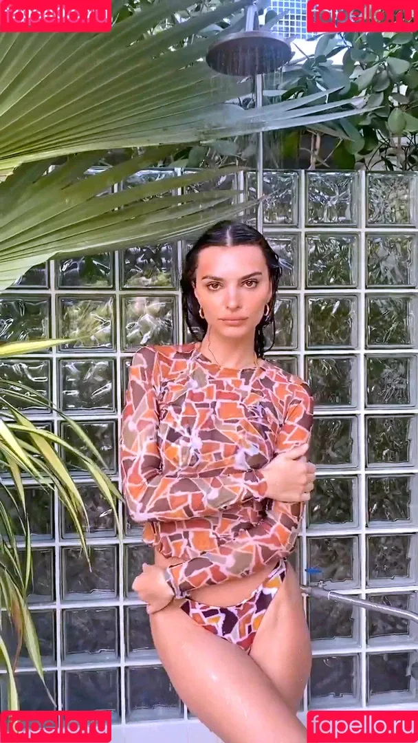 Emily Ratajkowski / emrata Onlyfans Photo Gallery 