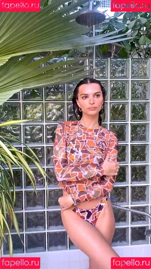 Emily Ratajkowski / emrata Onlyfans Photo Gallery 