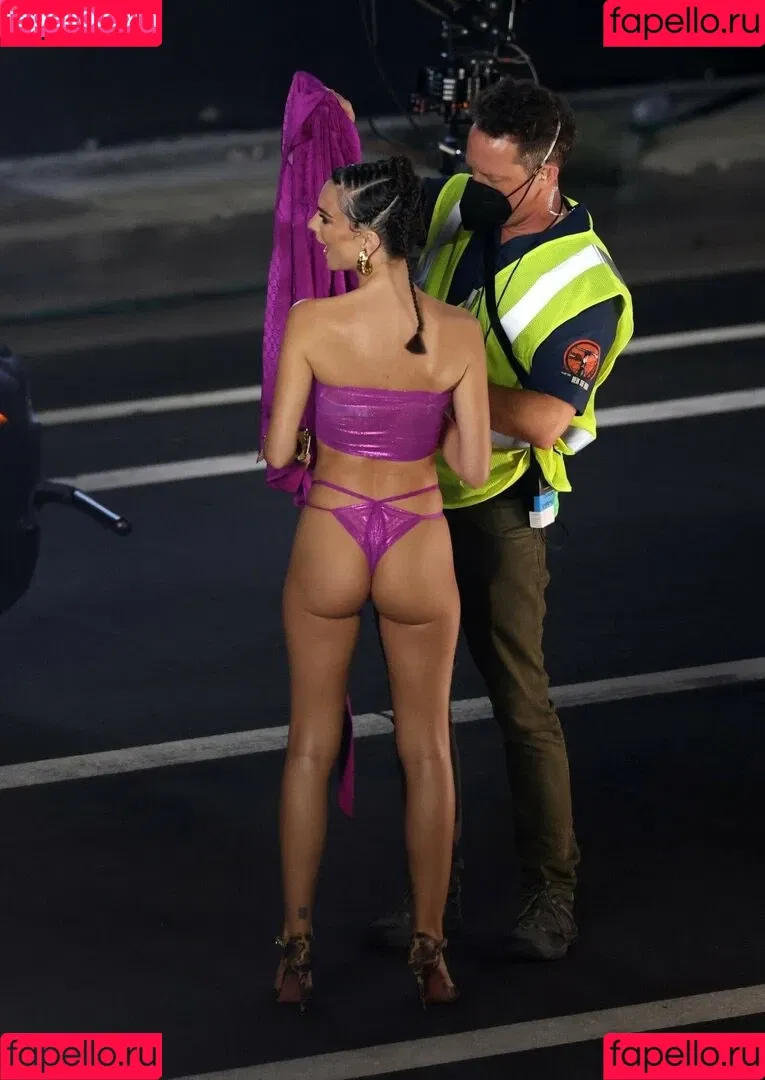 Emily Ratajkowski / emrata Onlyfans Photo Gallery 