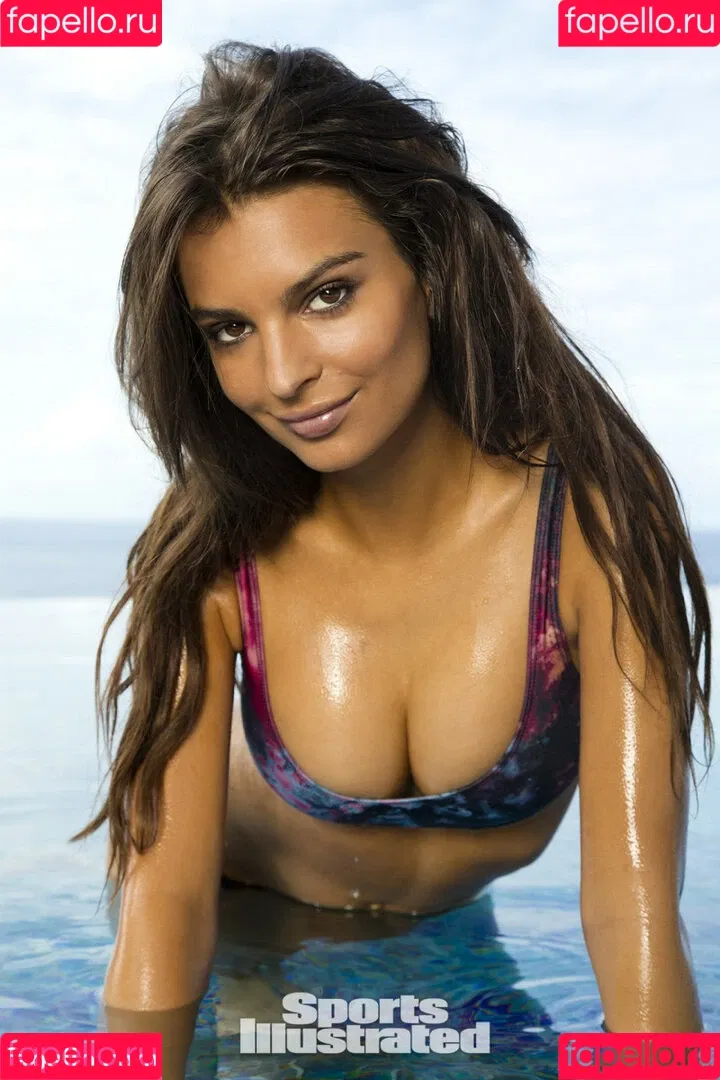 Emily Ratajkowski / emrata Onlyfans Photo Gallery 