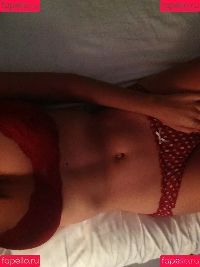 Emily Ratajkowski / emrata Onlyfans Photo Gallery 