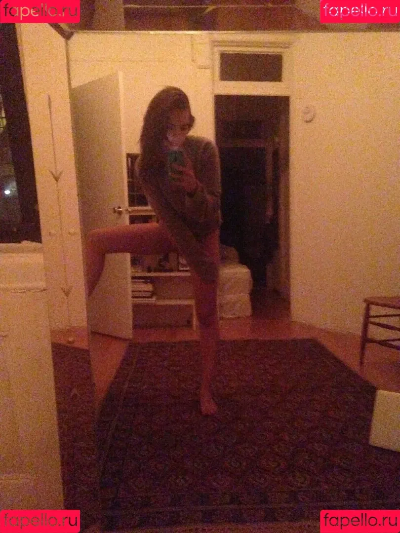 Emily Ratajkowski / emrata Onlyfans Photo Gallery 