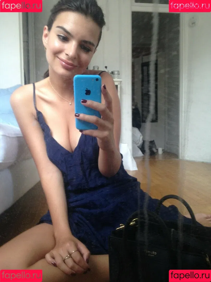 Emily Ratajkowski / emrata Onlyfans Photo Gallery 
