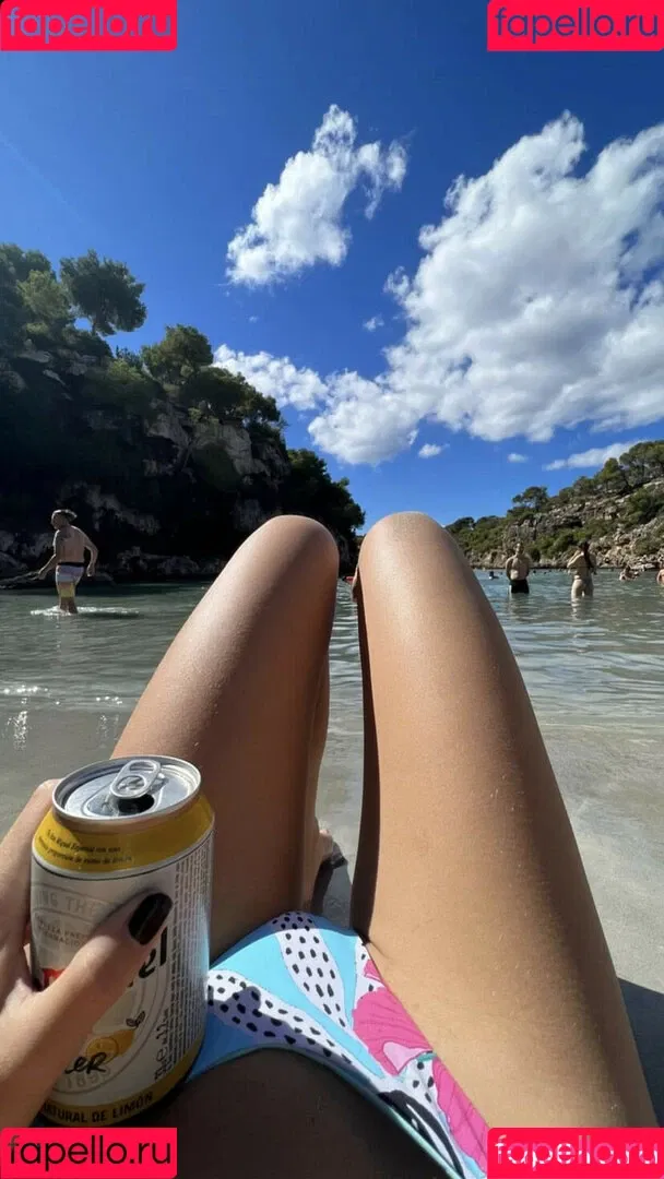 Emily Ratajkowski / emrata Onlyfans Photo Gallery 
