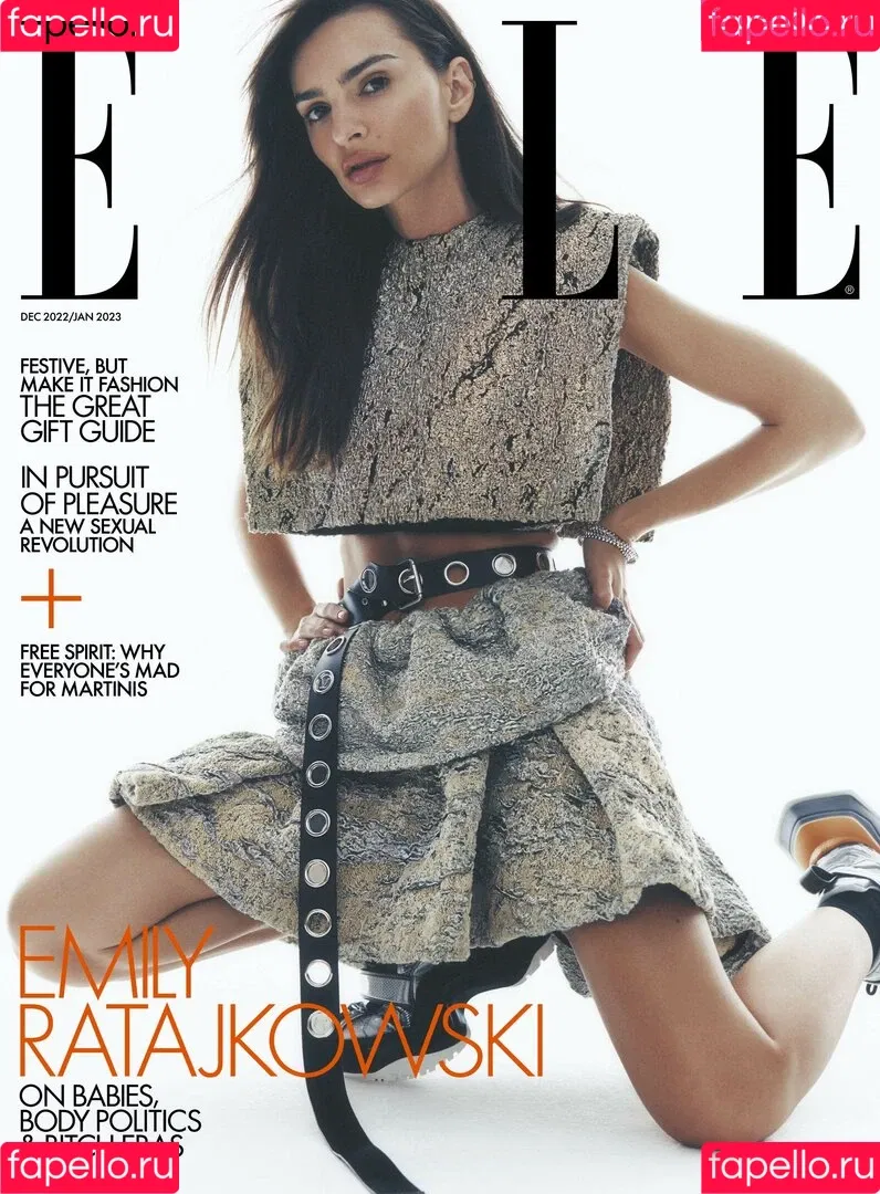 Emily Ratajkowski / emrata Onlyfans Photo Gallery 