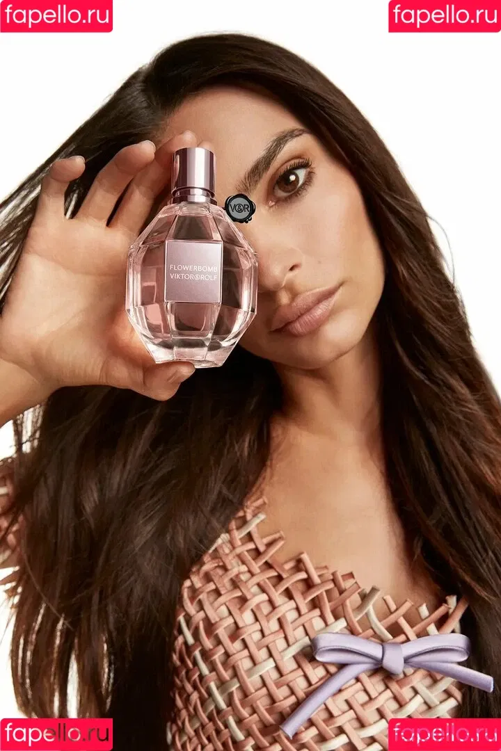Emily Ratajkowski / emrata Onlyfans Photo Gallery 