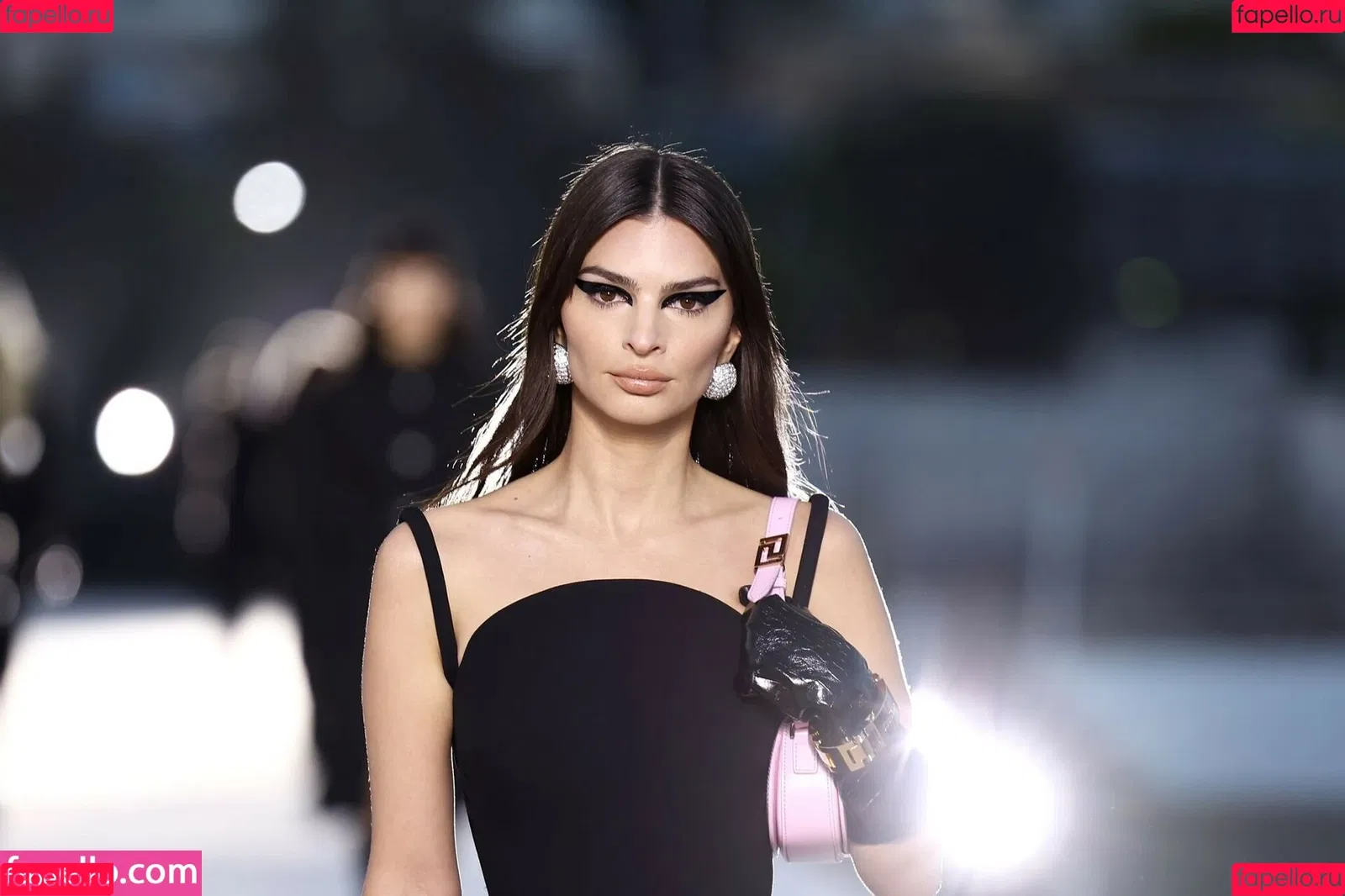 Emily Ratajkowski / emrata Onlyfans Photo Gallery 
