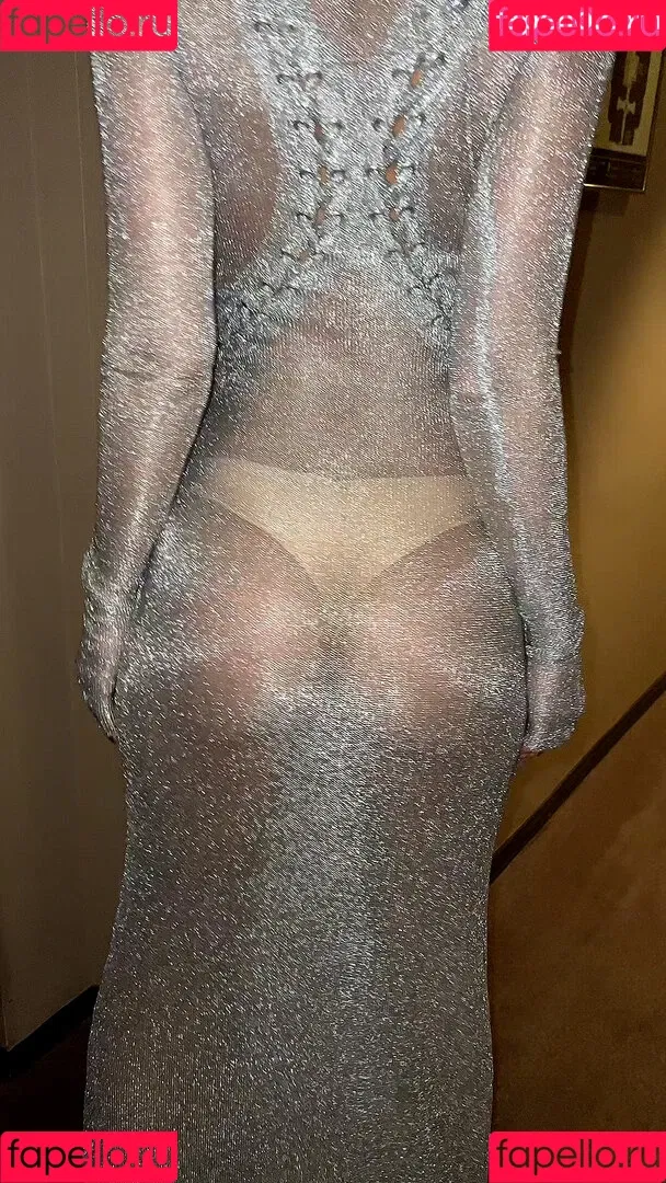 Emily Ratajkowski / emrata Onlyfans Photo Gallery 