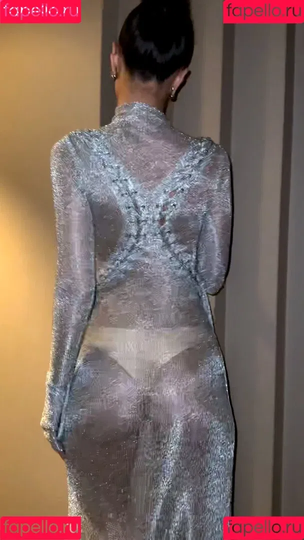 Emily Ratajkowski / emrata Onlyfans Photo Gallery 