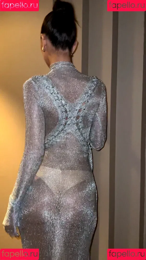 Emily Ratajkowski / emrata Onlyfans Photo Gallery 