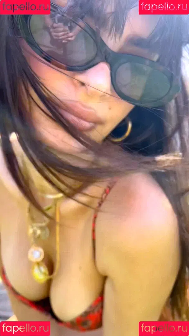 Emily Ratajkowski / emrata Onlyfans Photo Gallery 