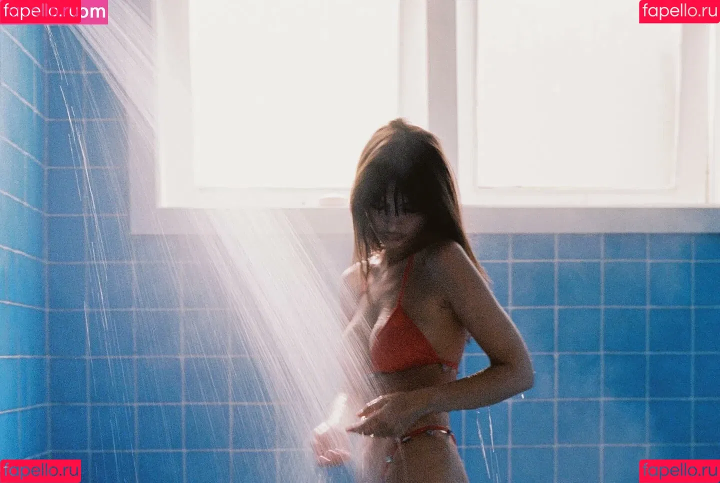 Emily Ratajkowski / emrata Onlyfans Photo Gallery 