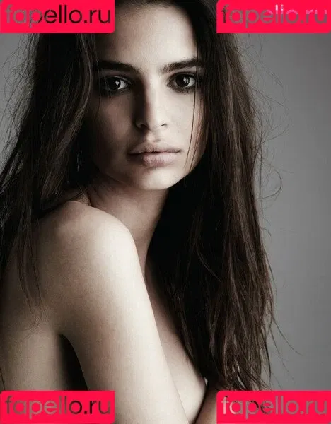 Emily Ratajkowski / emrata Onlyfans Photo Gallery 